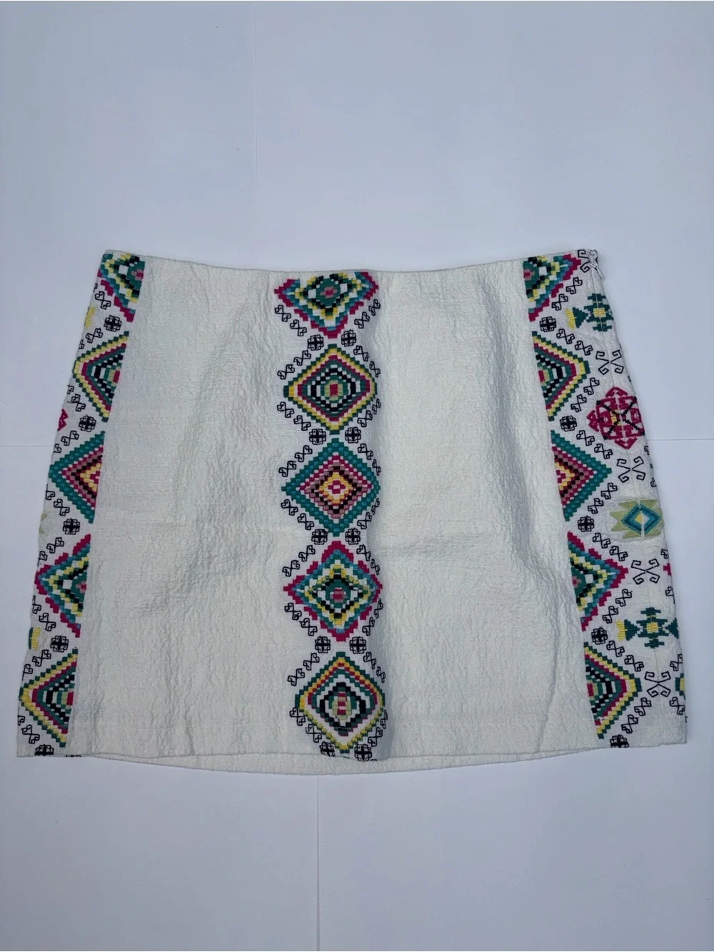 Desingual New Embroidered Ivory Mini Skirt with Colorful Geometric Pattern